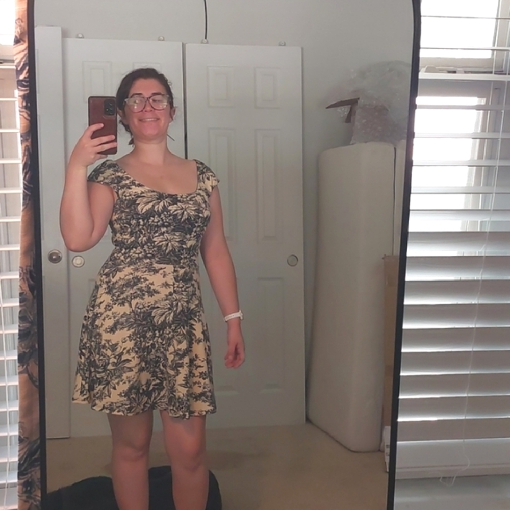 Tan Black Floral Toile M Scoop Neck Scoop Back Fit and Flare Mystic Dress